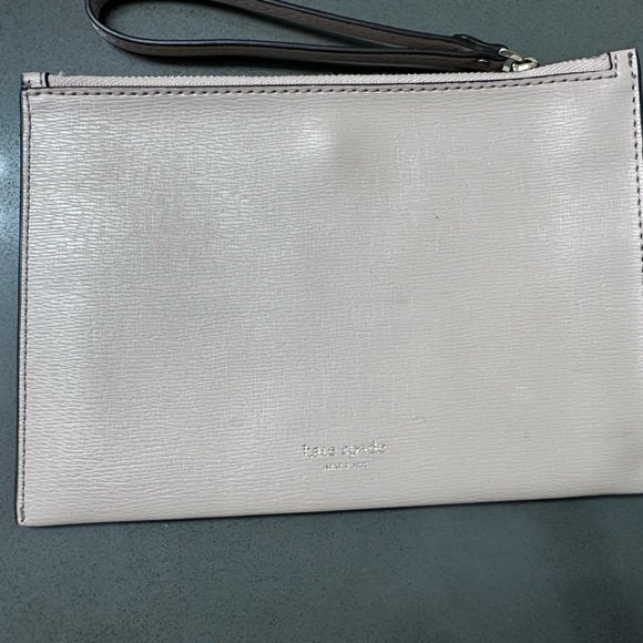 Kate Spade New York Rock Center Skyline Small Saffiano Leather Wristlet NWOT - Picture 4 of 7